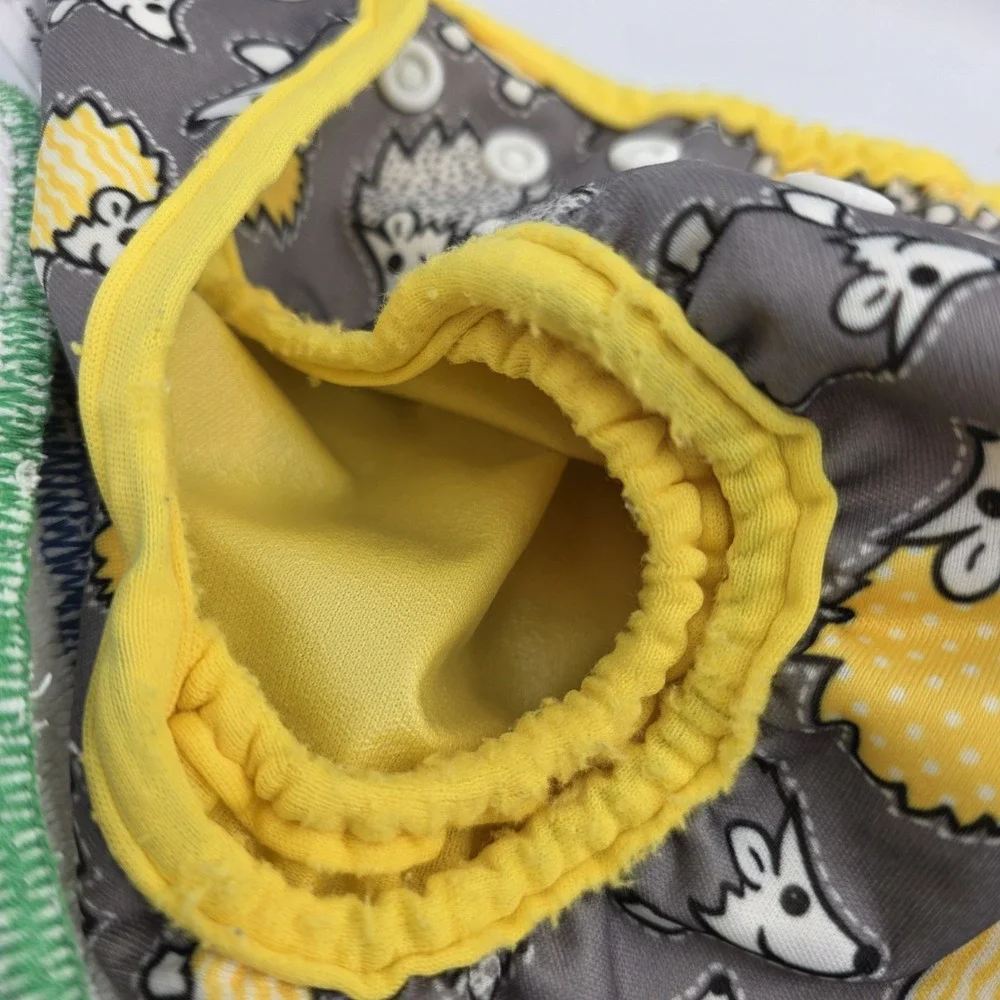 2 Best Bottom One Size Yellow Blue Themed Diapers & 2 White Green Blue Inserts